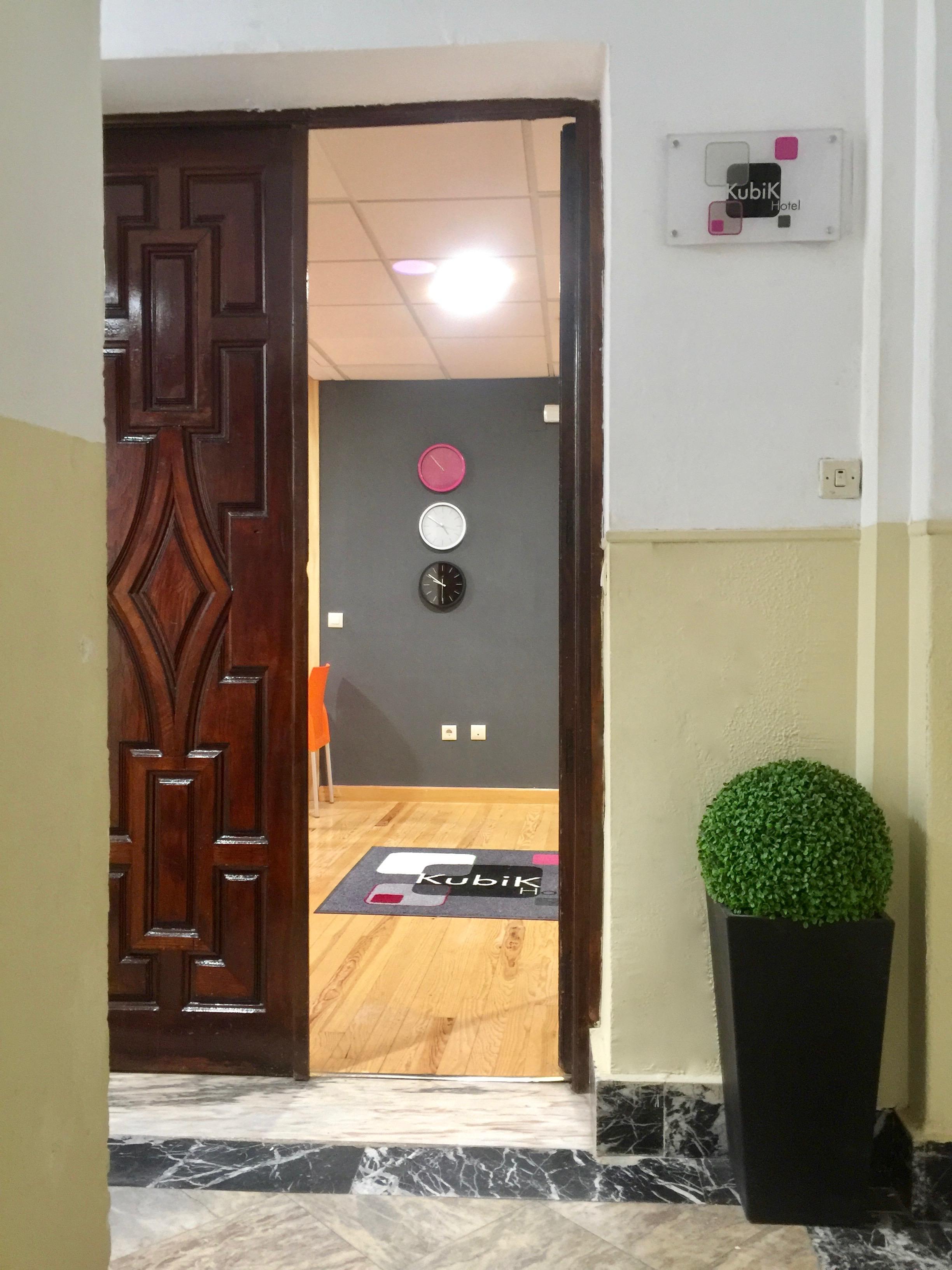 Kubik Hotel Caces المظهر الخارجي الصورة