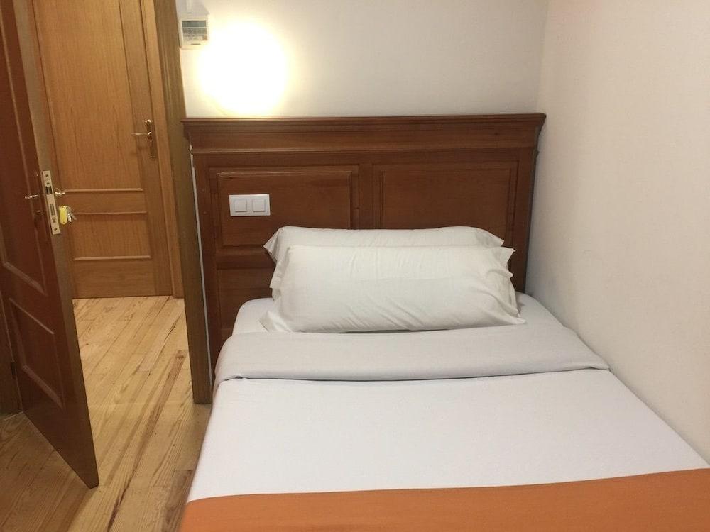 Kubik Hotel Caces المظهر الخارجي الصورة