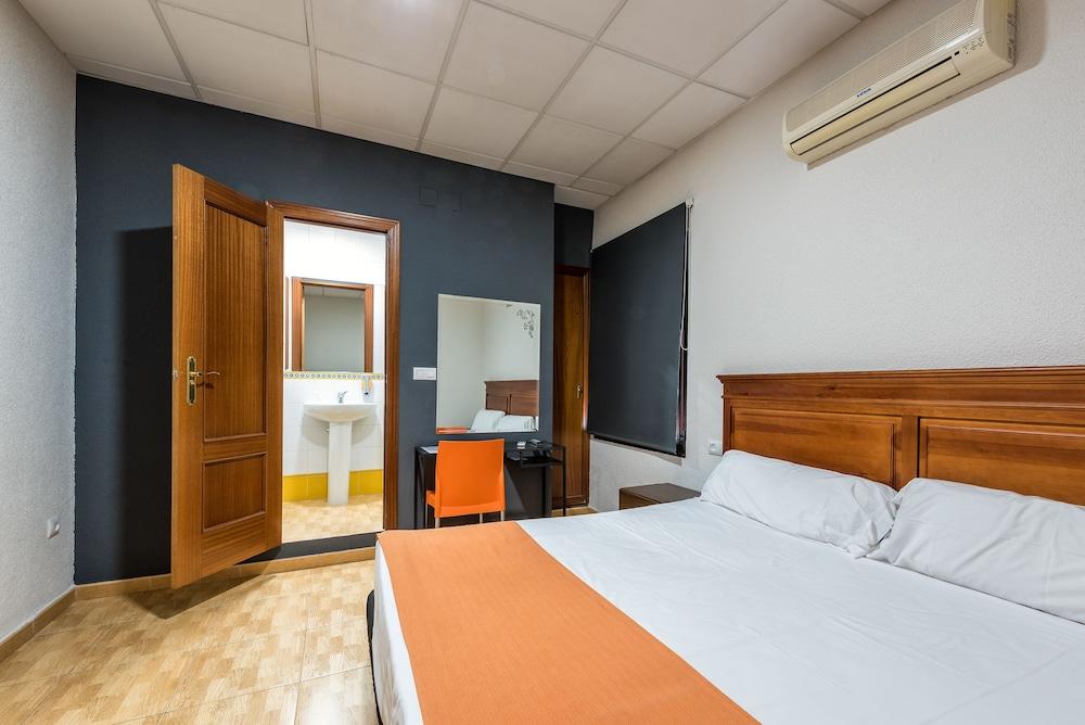 Kubik Hotel Caces المظهر الخارجي الصورة