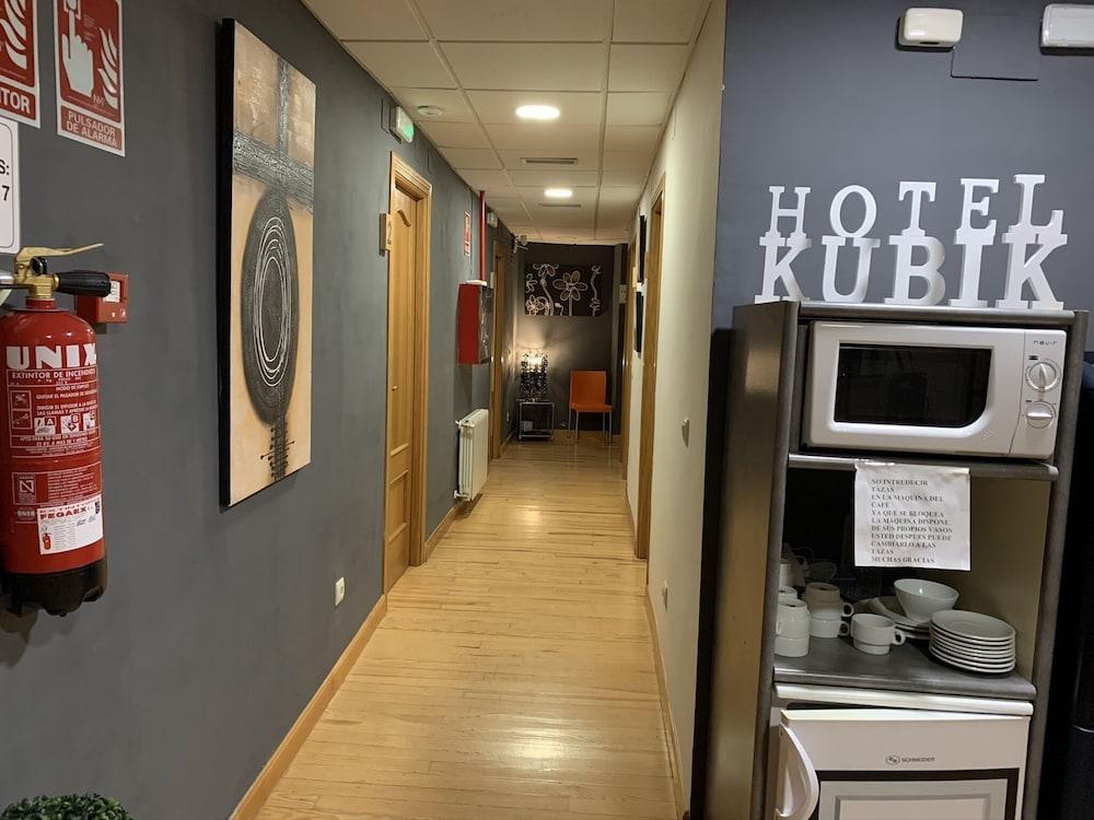 Kubik Hotel Caces المظهر الخارجي الصورة